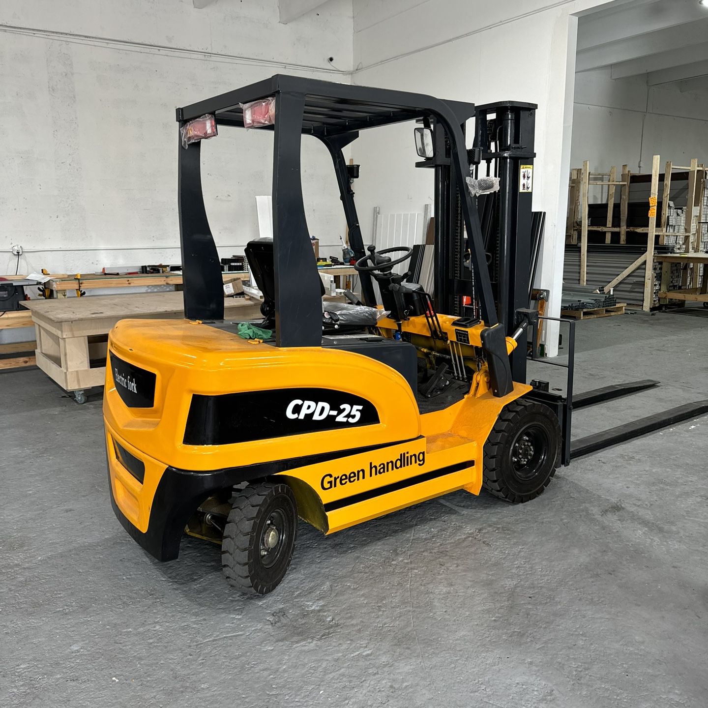 Electric Forklift. 2,500KG New 2.5 Ton