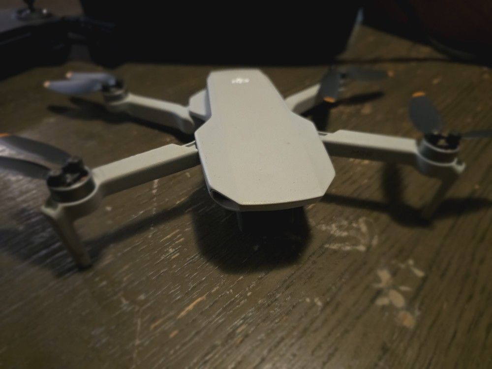 DJI Mini 2 Se Quadcopter Drone