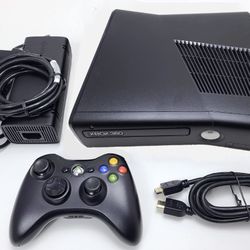 Good Condition Xbox 360 Slim 