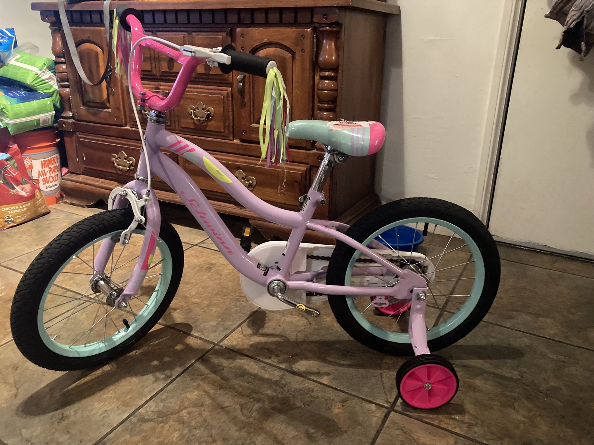 Girls Schwinn  Bike