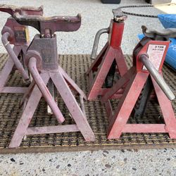 4 Adjustable Jack Stands