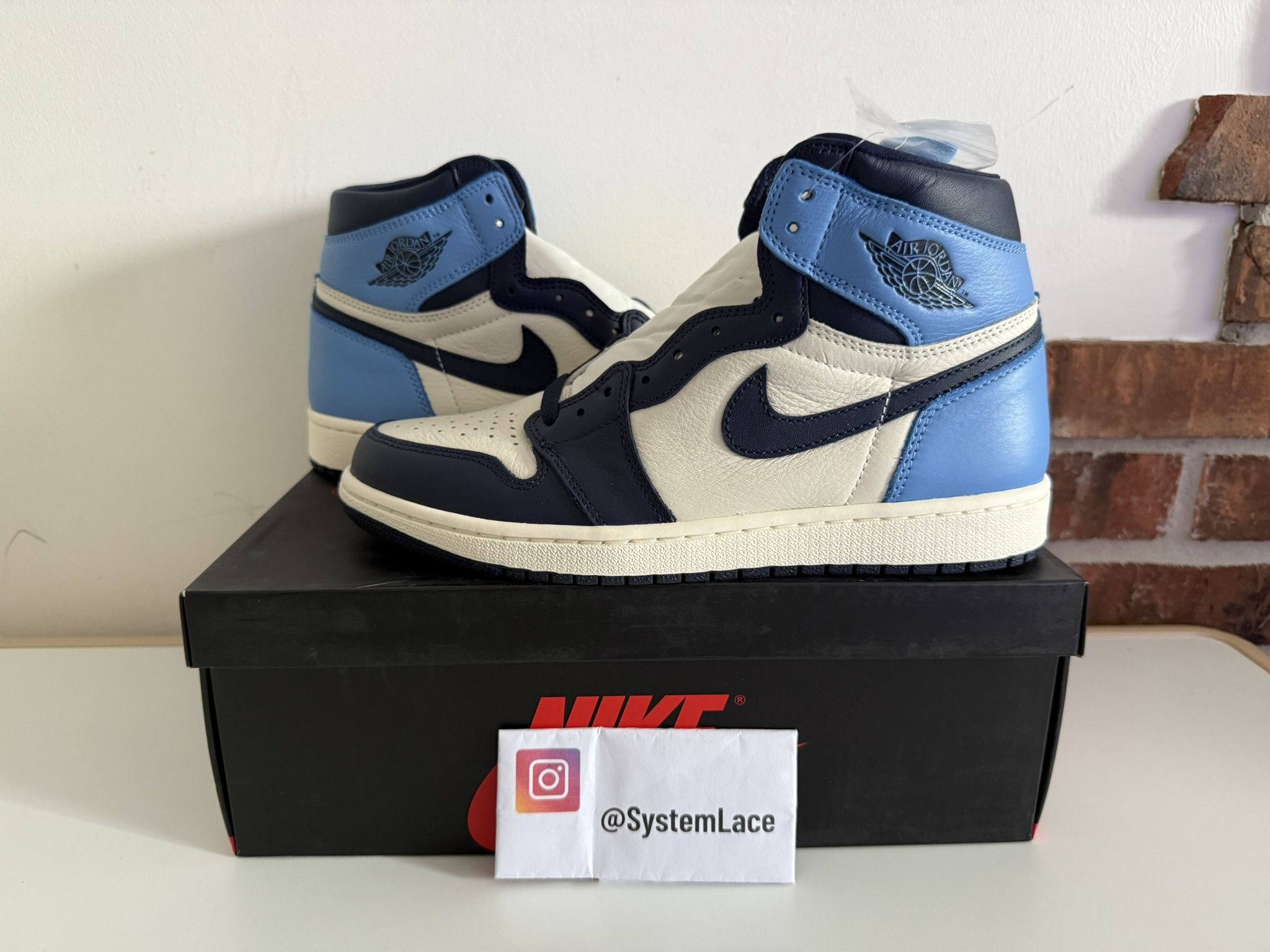 Air Jordan 1 High Obsidian Size 8.5, 10.5