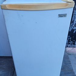 Magic Chef Mini Fridge