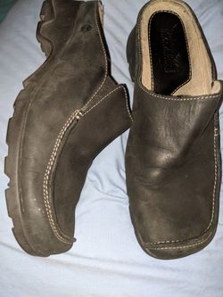 Size 7.5 timberland mules