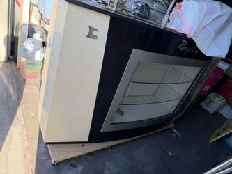 Salon closing front desk