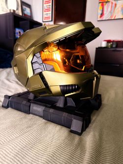 Legendary Halo 3 Limited Collectors Edition Master Chief Helmet and Stand