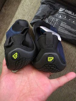 Ballop Water Shoes, New with Tag
US men's size 9 to 10 or a US women's size 10 to 10.5