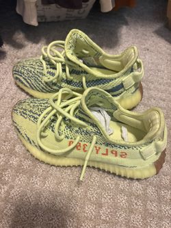 Highlight Yellow Yeezys 