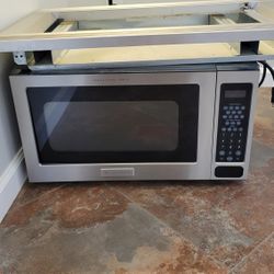 Frigidaire Built In Microwave 30"