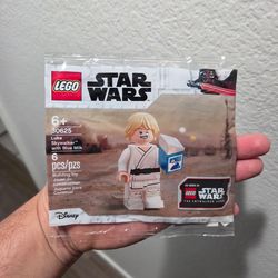 LEGO Star Wars Luke Skywalker Blue Milk Minifigure 30625 Limited Edition