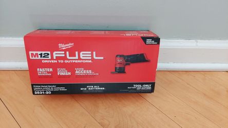 Milwaukee M12 Fuel Orbital Detail Sander