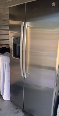 Brand New GE Stainless Steel Side by Side Refrigerator