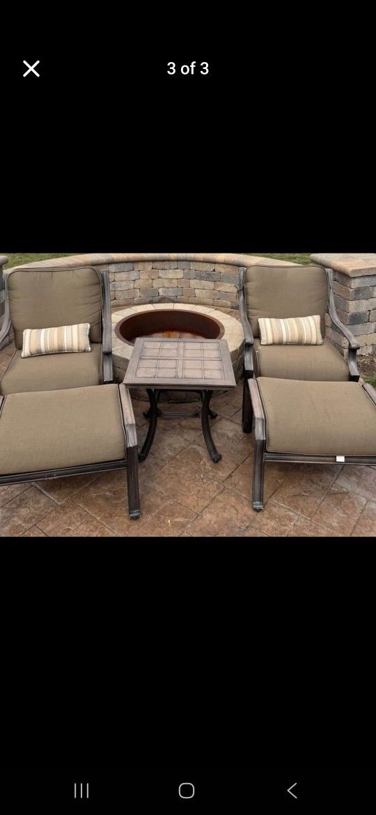 Beautiful Patio Furniture Set 16pc.
