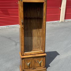 Nice Cabinet With Key