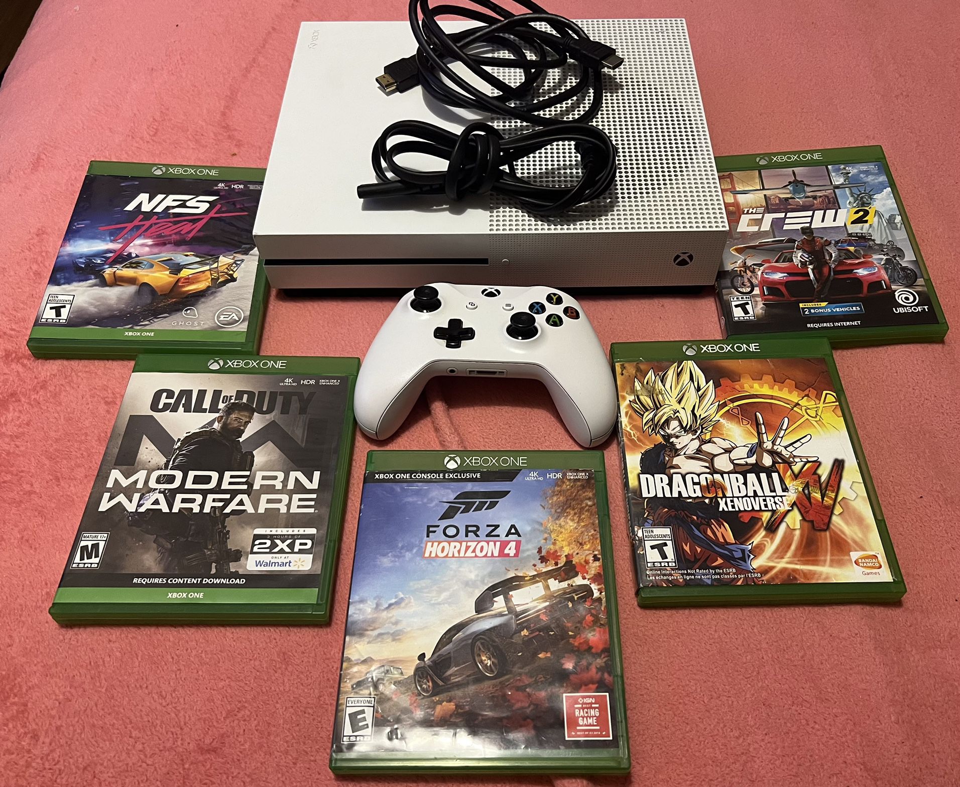 XBOX ONE S 1TB HD FULL 4K IN PERFECT CONDITION LIKE NEW + 5 GAMES, CABLES AND CONTROL