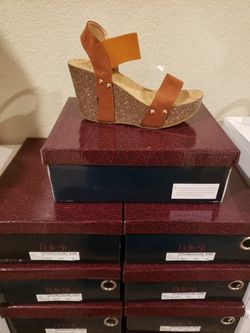 Beautiful Tan Wedges