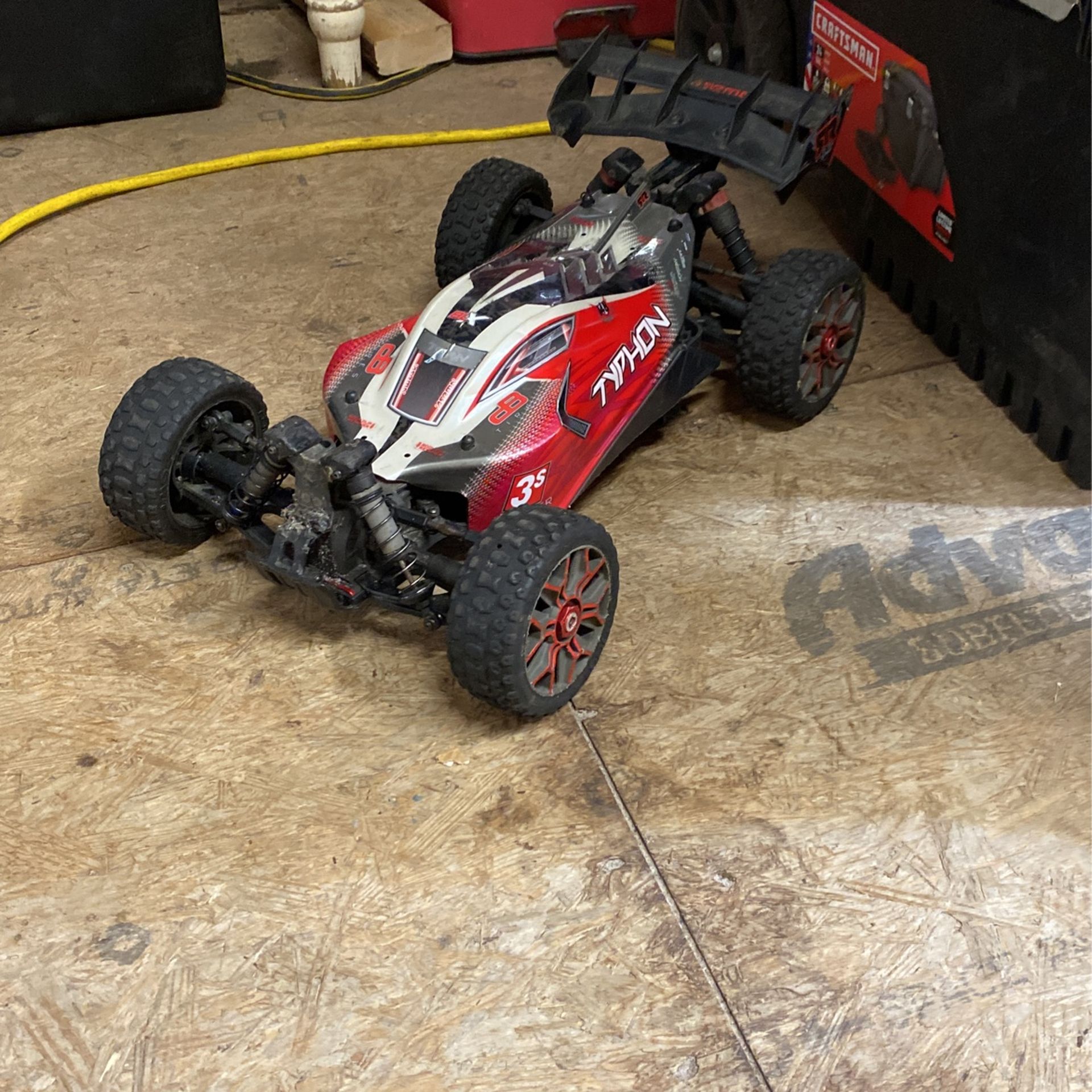 Arrma Typhon 3s