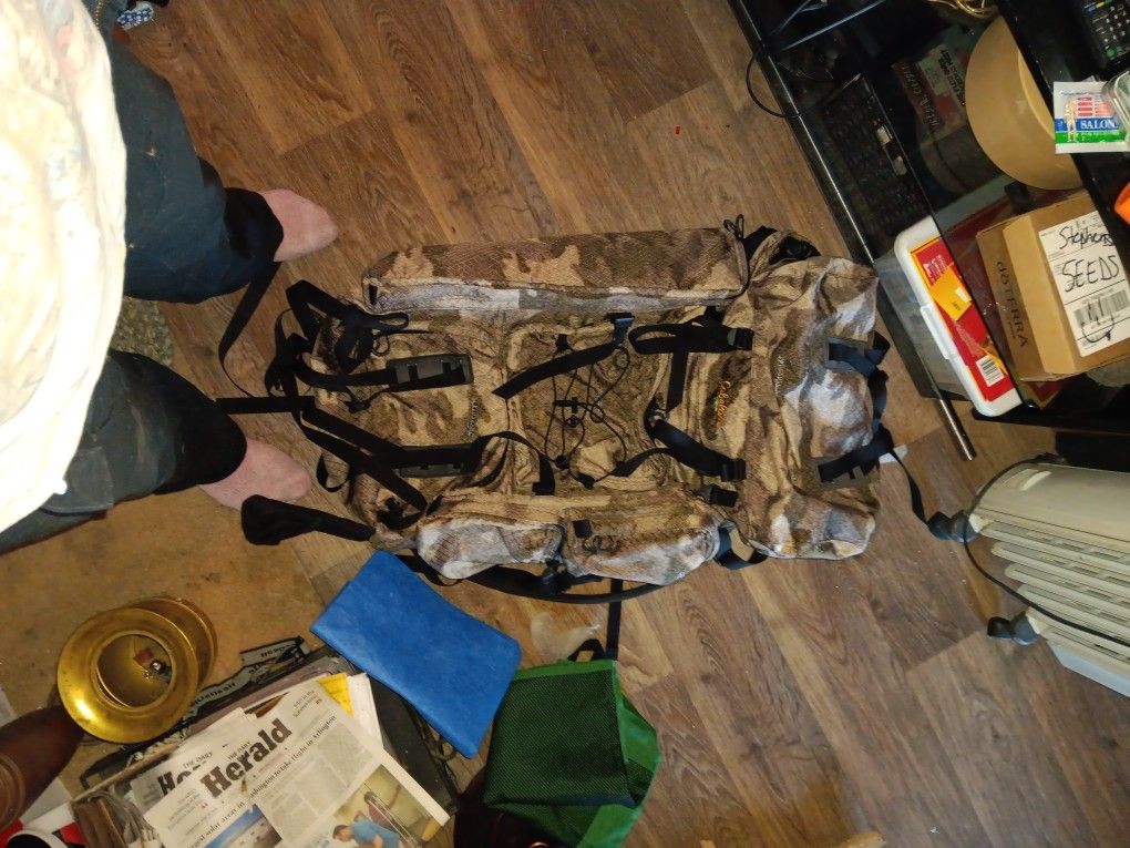 Cabela's Multi-Day Hunting Pack - TrueTimber Strata