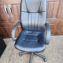 *** COMPUTER CHAIR ***