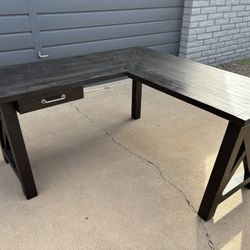 L Shaped Wood Desk Sale / Trade