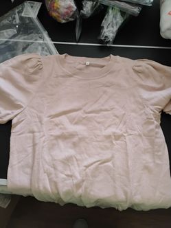 Light weight puff sleeve sweater