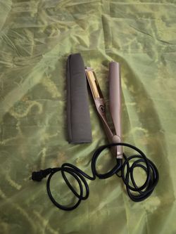 Hair Straightener. Flat Iron