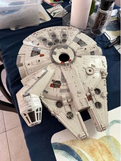 2004 Hasbro Star Wars Millennium Falcon (Incomplete)