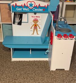 Melissa and Doug wooden get well center playset