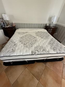 CAL KING MATTRESS/ W Base