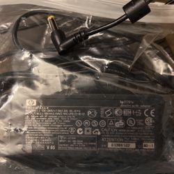 HP F1781a Laptop Adapter 