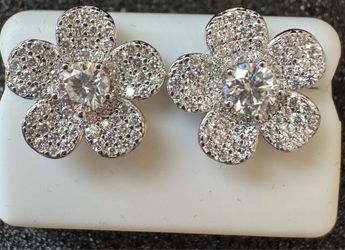 3CTW moisinite flower earrings 10mm/10mm