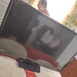 32" Sanyo Plasma ..Very Good Condition With ,Control 