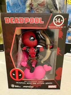 Beast Kingdom Deadpool Mini Egg Attack Figure