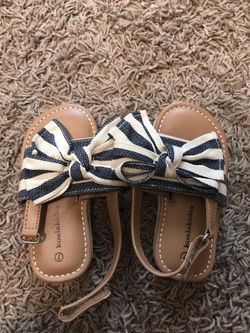Sandals girls size 7 toddler