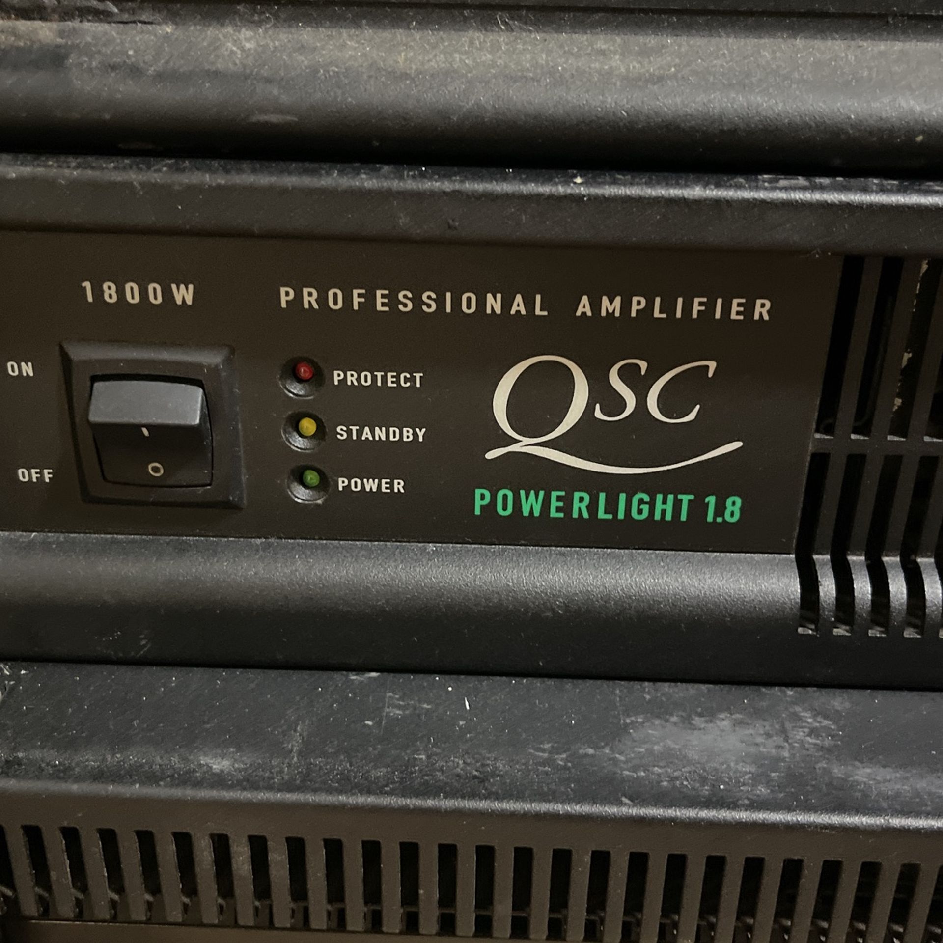 Qsc Power light 1.8 Amplifier