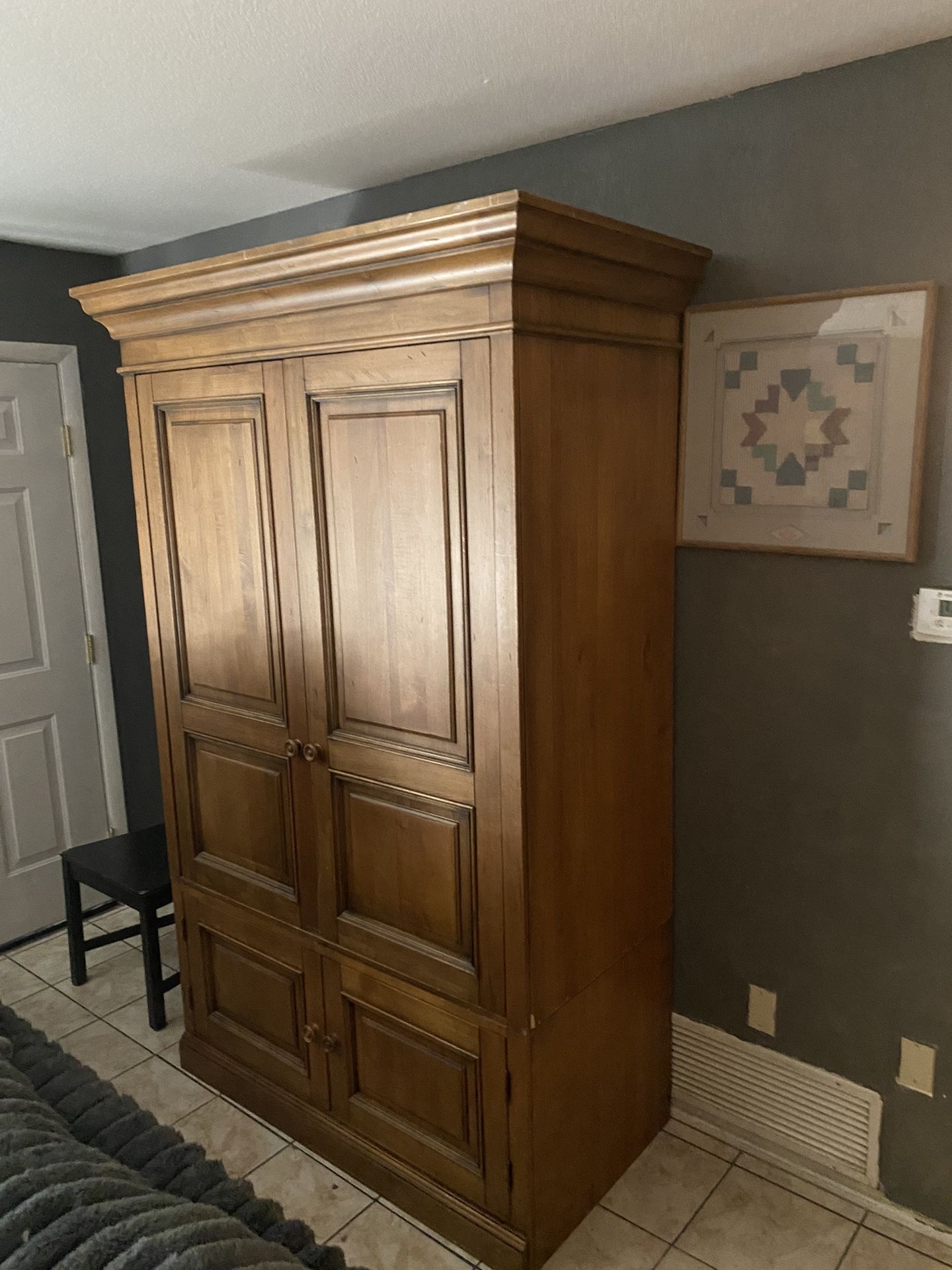 Ethan Allen Armoir