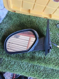2009 Chevy suburban side mirror left side