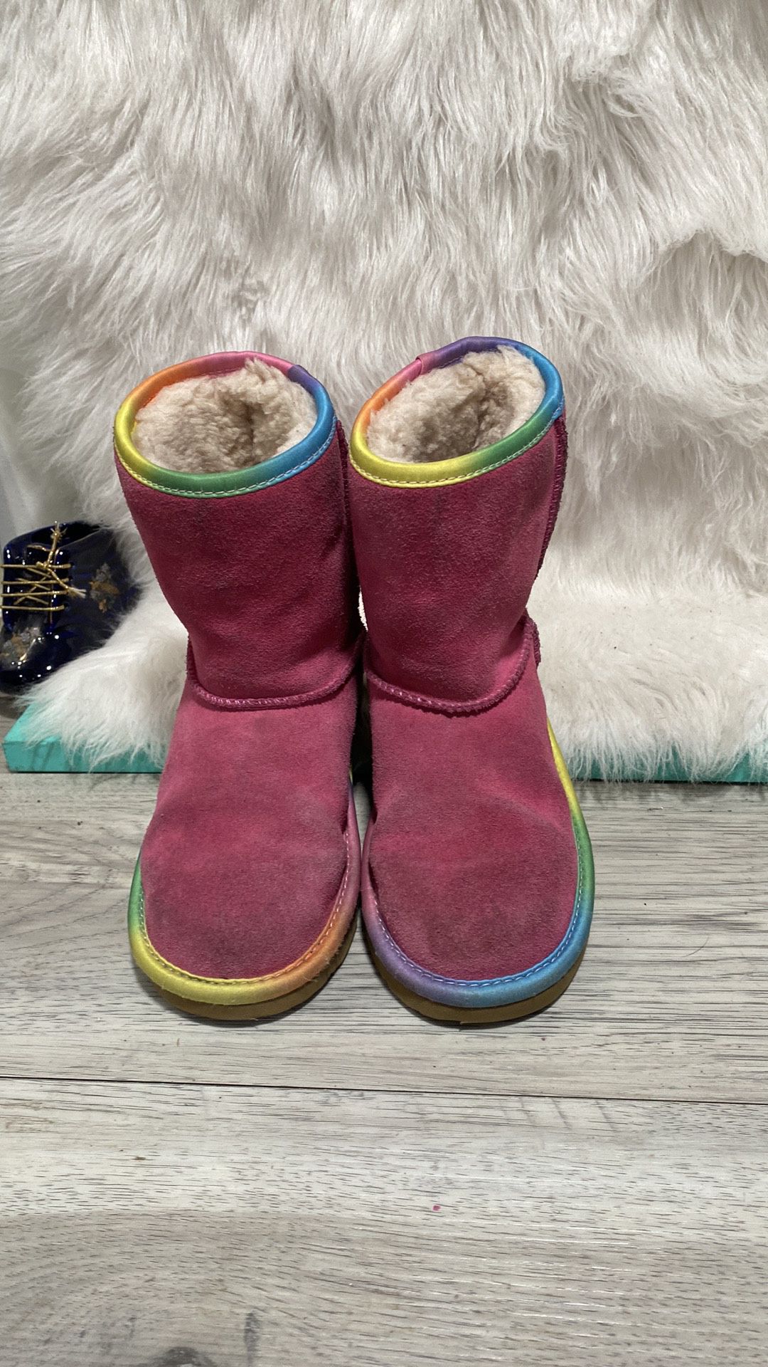 UGG K Classic Short II Rainbow Pink Winter Boots 1019699K Girls Youth Size 1
