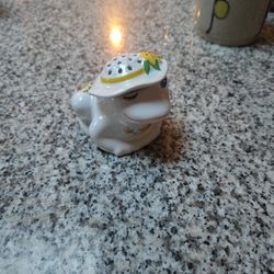 Avon Porcelain Poppurri Frog