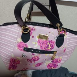 Purse In Good Condition 