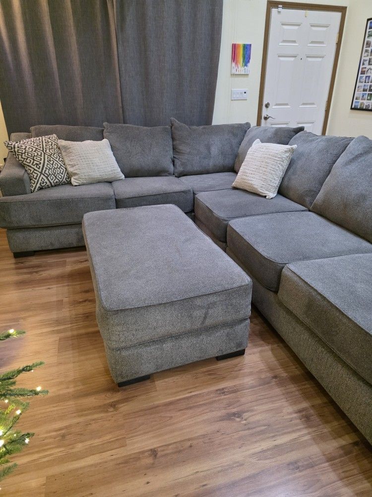 Pending - Grey Stanton Sectional 