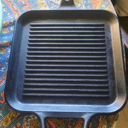 Lodge BOLD 12 Inch Seasoned Cast Iron Grill Pan