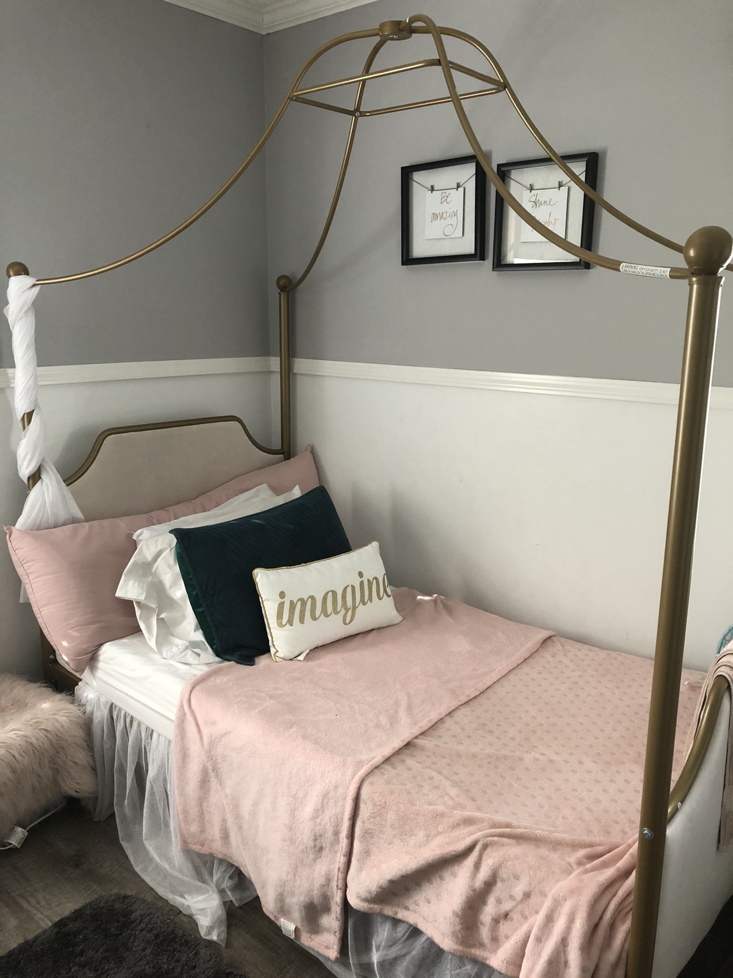 Twin canopy bed. Gold frame. CASH ONLY