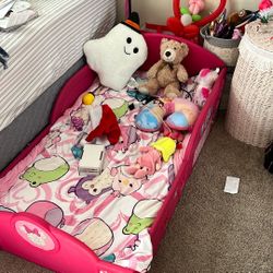 Minnie Toddler Bed