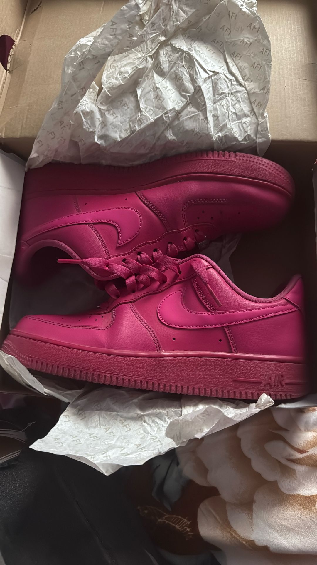 WOMENS AIR FORCE 1’s Size 7