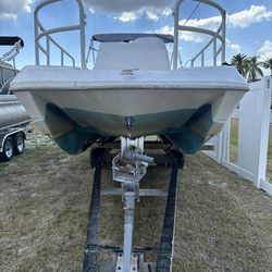 22 Ft Cat Style Boat 