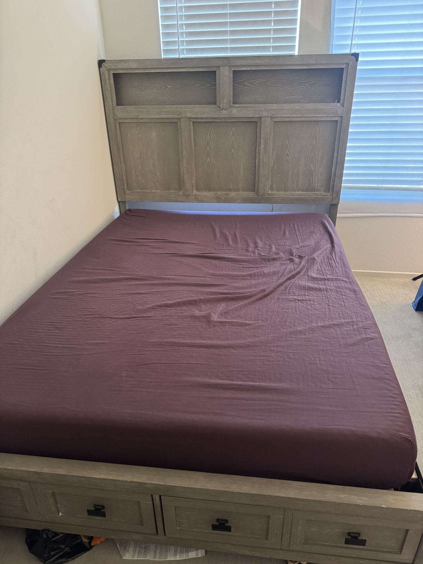 Queen Size Bed Frame ONLY FRAME! NO MATTRESS!