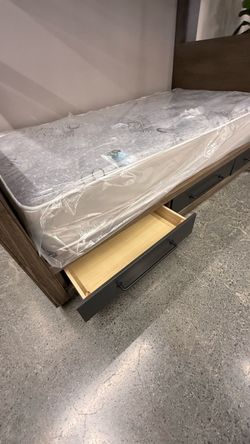 TWIN OVER TWIN BUNK BED