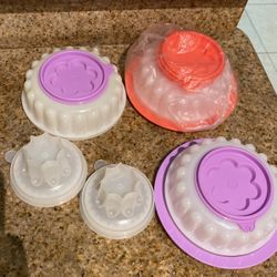 Moldes De Gelatina Tupper Ware 1 Es Nuevo Los Otros Dos Usados 15..00 dlls Por Los 3