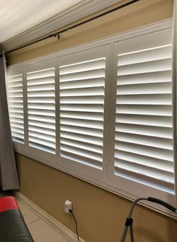 Interior Wood Shutters- Custom, Plantation, Professional Installation, Licensed Company, Window Treatments & Coverings, Persianas De Madera, Espanol
